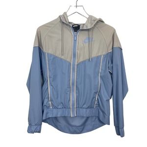 Nike Women’s Essential Windbreaker Small
